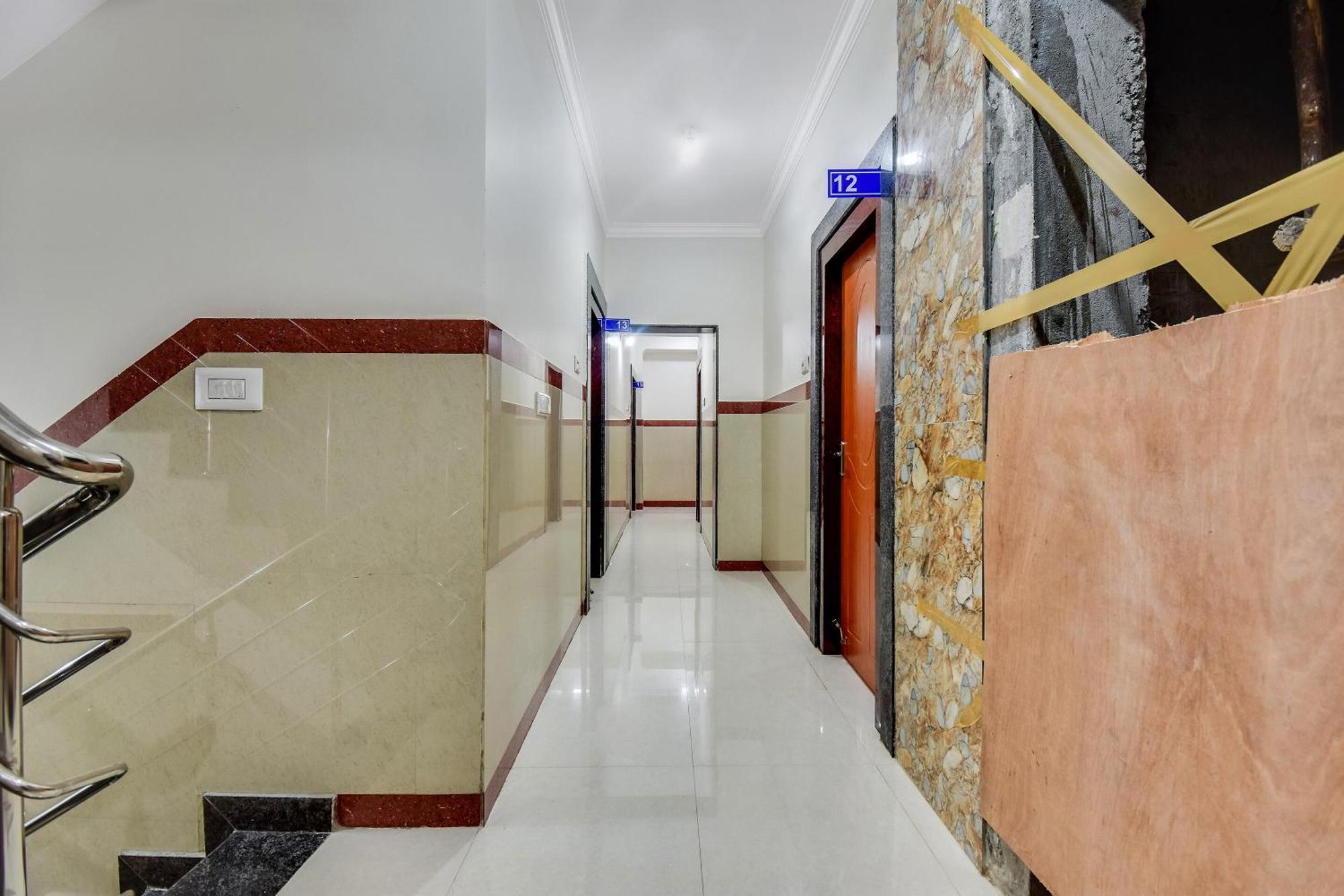 Hotel O Sri Sai Guru Comforts Yelahanka Екстер'єр фото